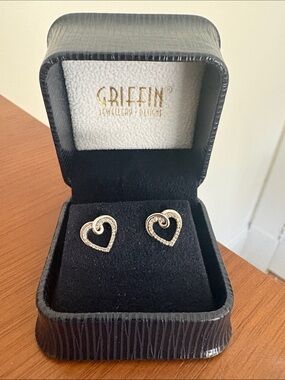 Griffin Diamond Silver Heart Outline Stud Earrings